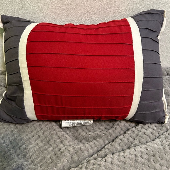 Red and gray 3pc bundle decorative pillow with 2 matching square shams 27”X 27” - Picture 7 of 15